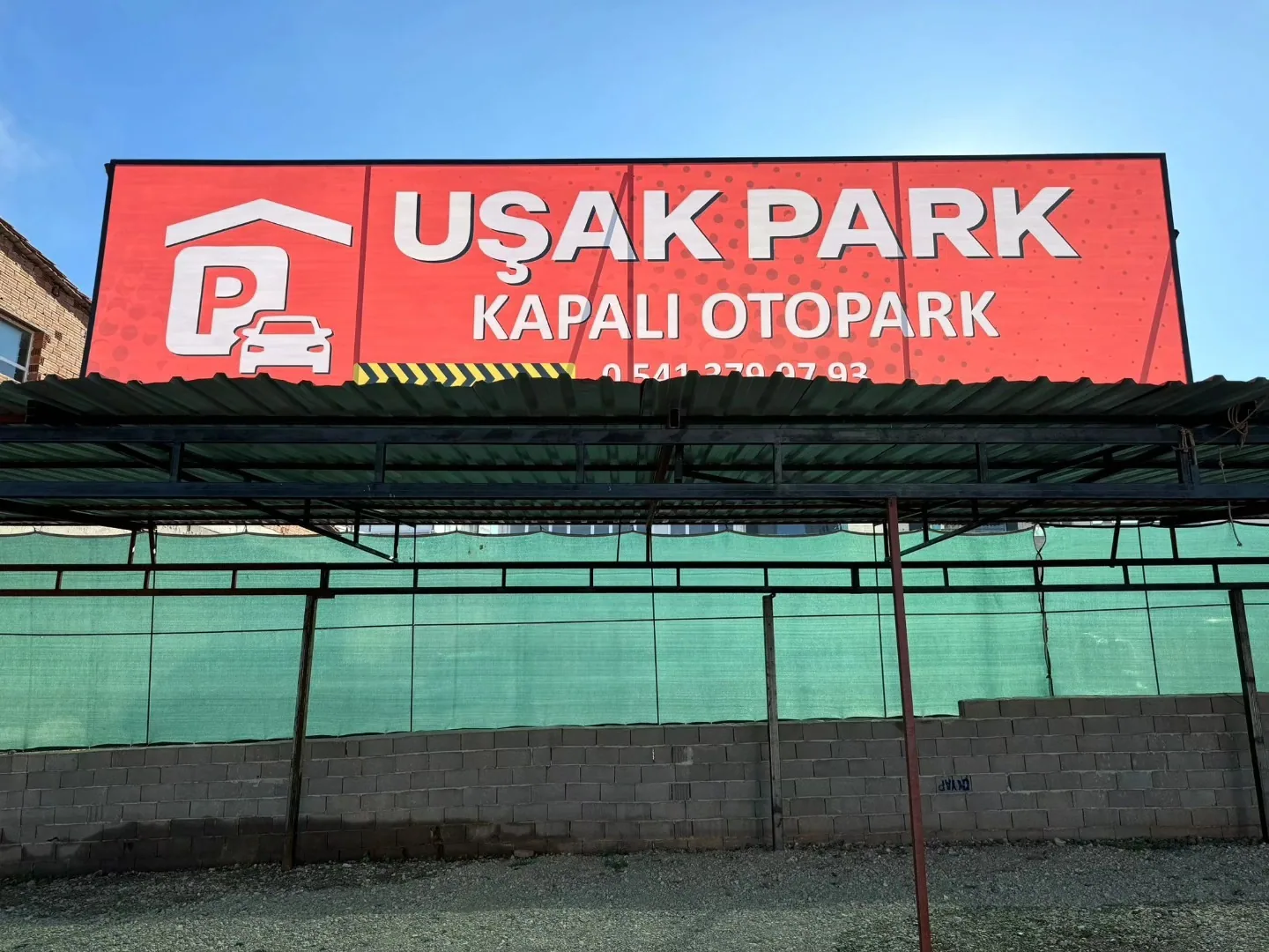 Uşak Park Kapalı Otopark Branda Germe Tabela, Uşak